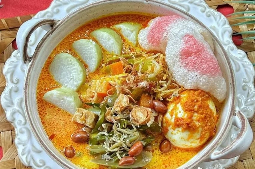 Rekomendasi Sarapan Pagi di Medan lontong kak lin